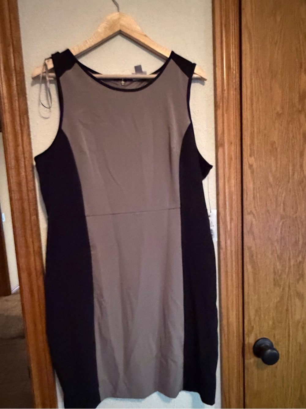 Worthington Black and Gray Colorblock Sheath Dress
